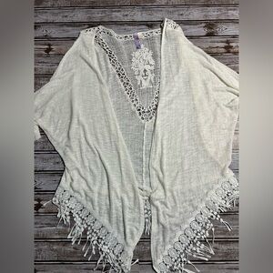 Alya White Women's Cardigan